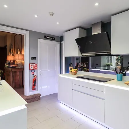 Woodlands Boutique *